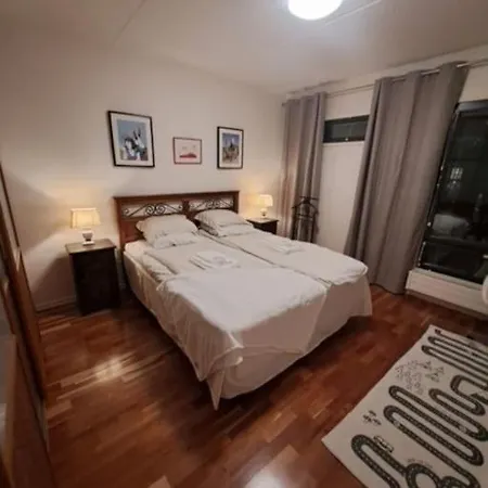 Cozy 2bdr Getaway Sauna Free Park + Wi-fi